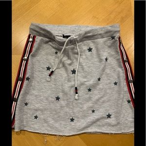 Teen women’s Global love skirt -L